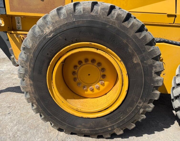 JOHN DEERE 772GP AWD **REGISTERED**